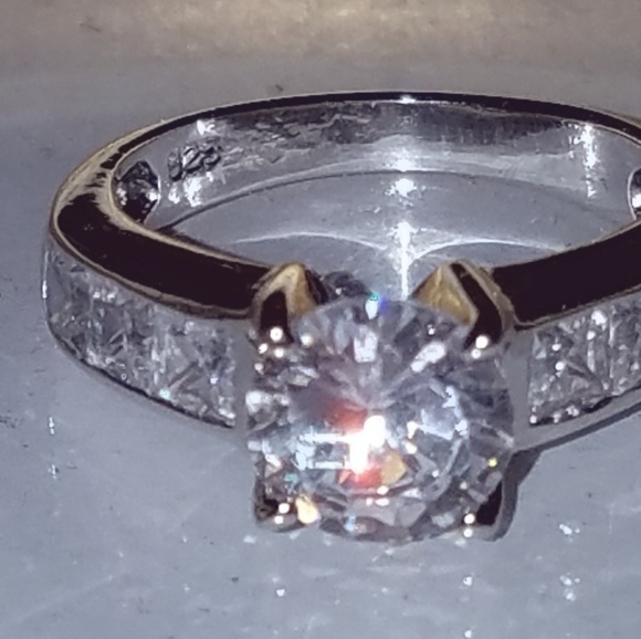 Size 6 925 ring - Picture 5 of 5